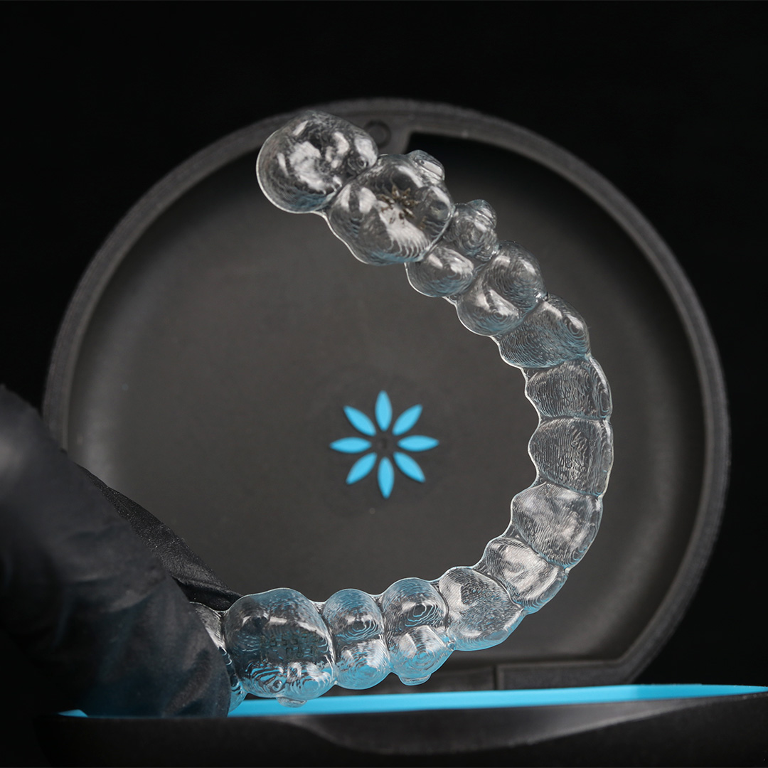 Alinhadores Invisalign e Facetas de Porcelana